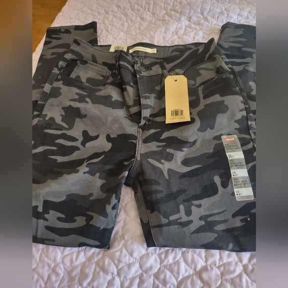 Levi’s 721 High Rise Skinny Ankle Jeans Black/Gray Camo. NWT - Picture 3 of 5